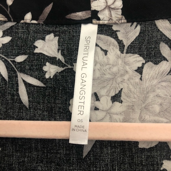 Robe - Picture 3 of 4